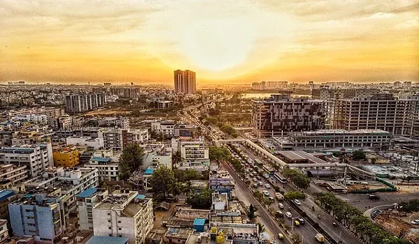Featured Image of Sarjapur Road vs Whitefield Road